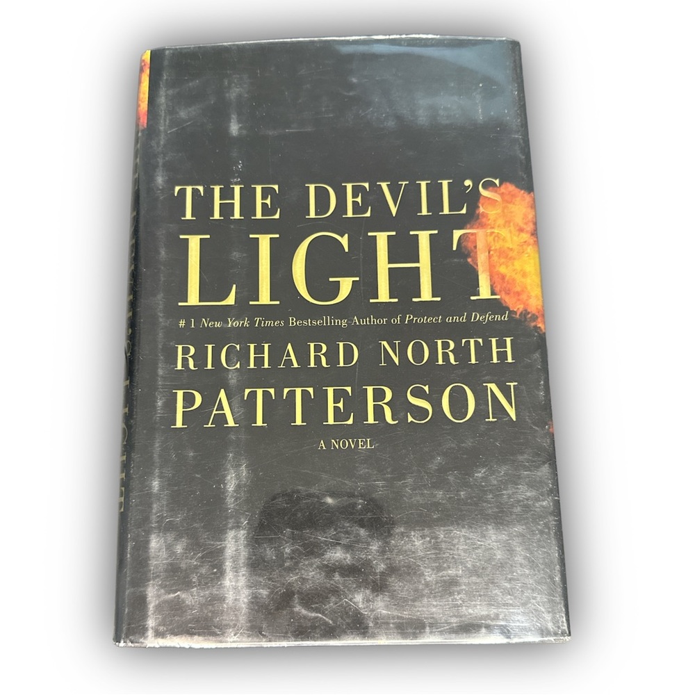 📚 4/$40 The Devil's Light: A Novel [Hardcover].